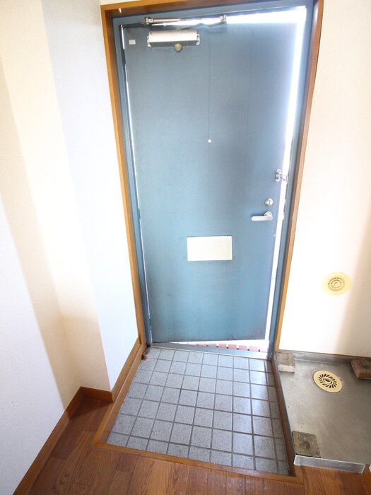 物件内観写真12　(玄関)