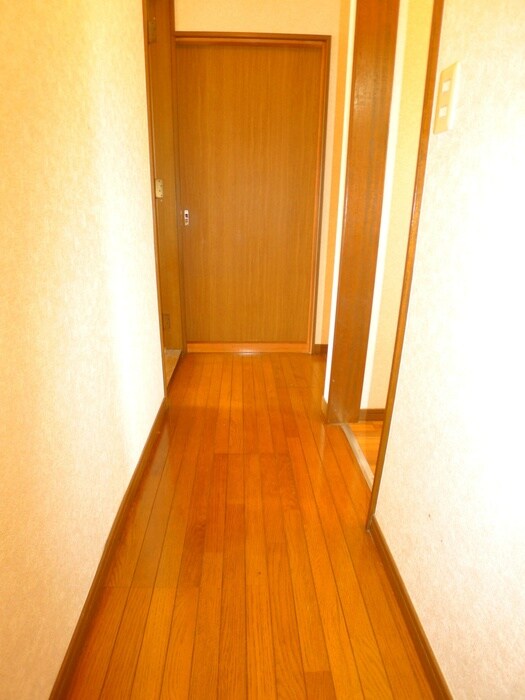 物件内観写真7　(玄関)