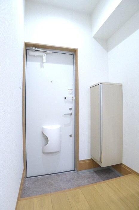 物件内観写真13　(玄関)