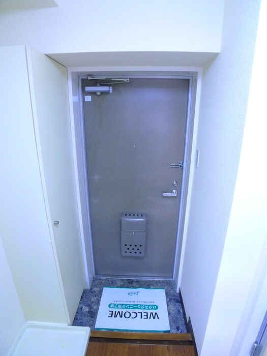 物件内観写真10　(玄関)