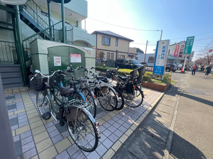 物件外観写真6　(駐車場)