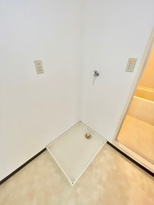 物件内観写真11　(洗濯機置場)