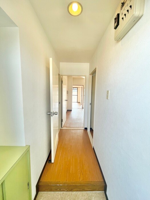 物件内観写真14　(玄関)