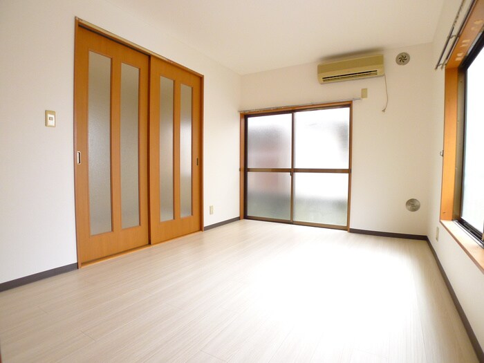 物件内観写真7　(居室)