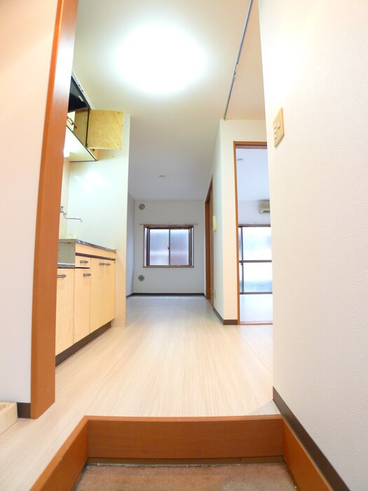 物件内観写真16　(玄関)