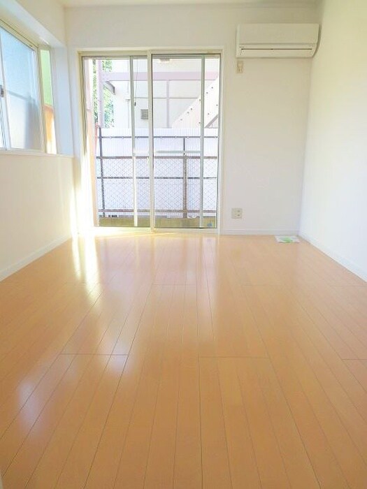 物件内観写真4　(居室)