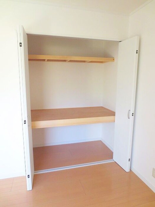 物件内観写真6　(収納)