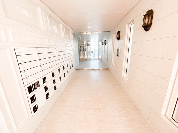 物件外観写真2　(エントランス部分)