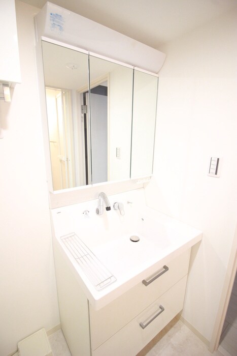 物件内観写真11　(洗面)