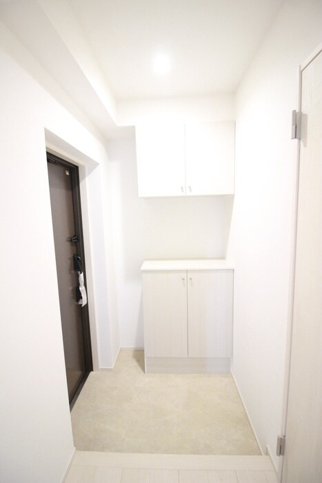 物件内観写真13　(玄関)