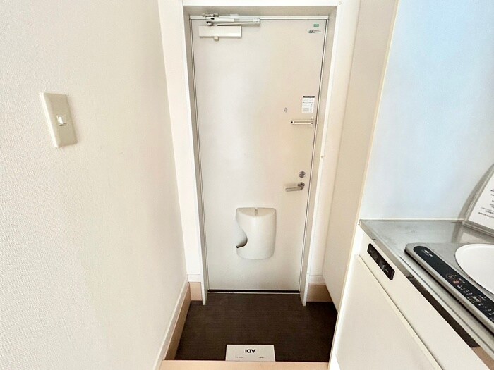 物件内観写真13　(玄関)