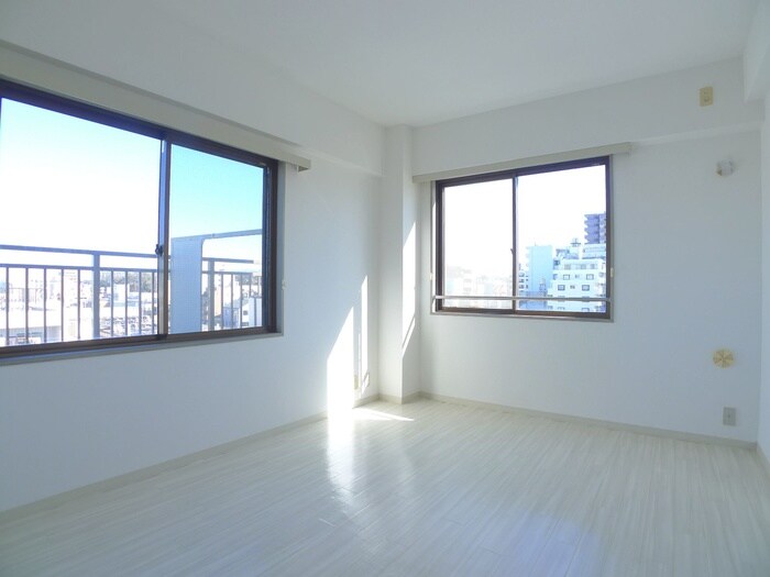 物件内観写真9　(室内からの展望)