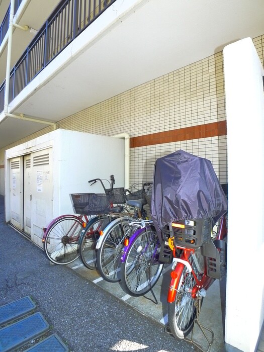 物件外観写真5　(駐輪場)
