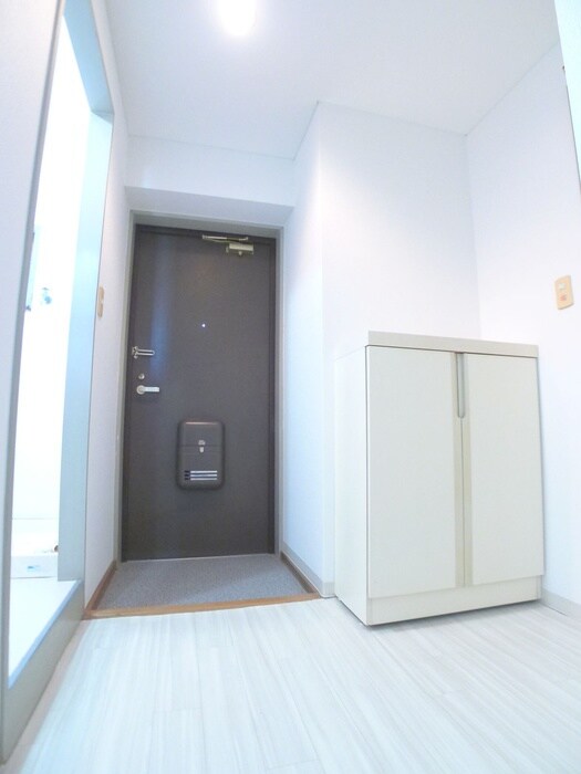 物件内観写真16　(玄関)