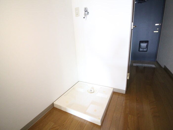 物件内観写真14　(洗濯機置場)