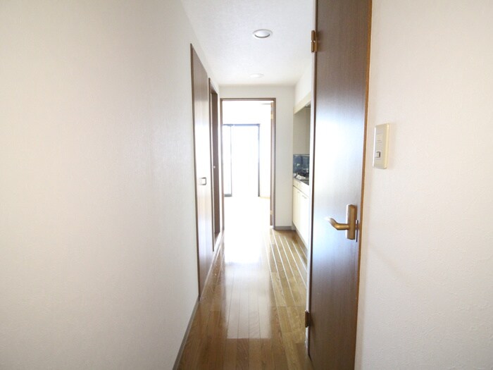 物件内観写真18　(廊下)