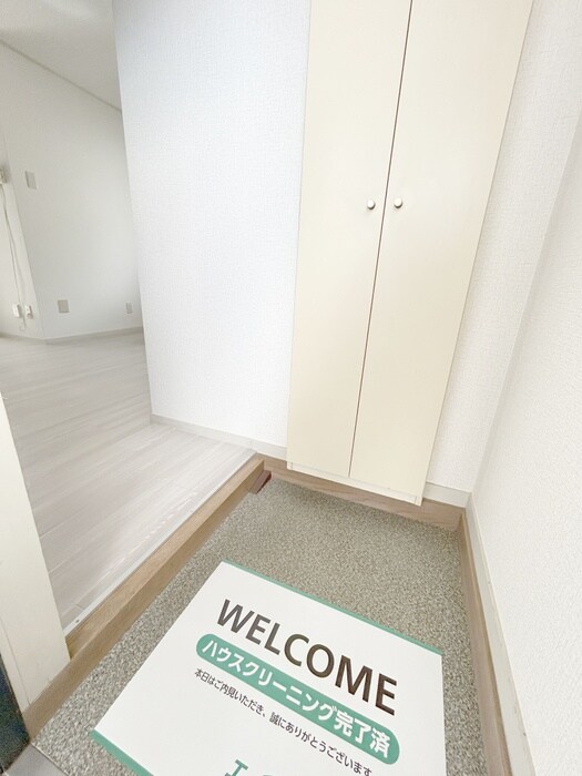 物件内観写真12　(玄関)
