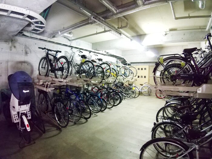 物件外観写真4　(駐輪場)