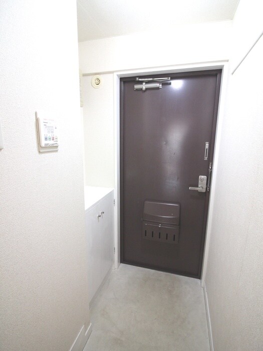 物件内観写真10　(玄関)
