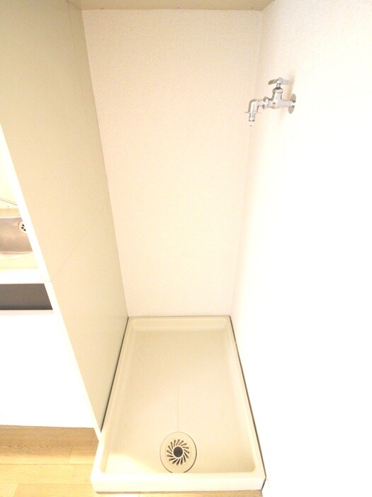 物件内観写真12　(洗濯機置場)