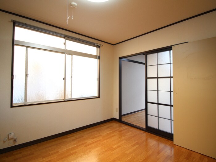 物件内観写真8　(居室)