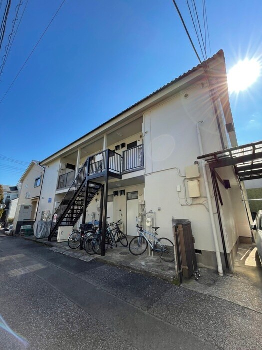 物件外観写真3　(エントランス部分)