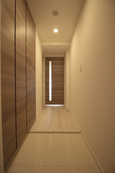 物件内観写真7　(玄関)