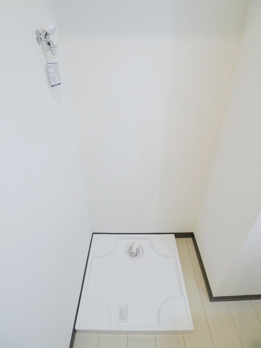 物件内観写真12　(洗濯機置場)