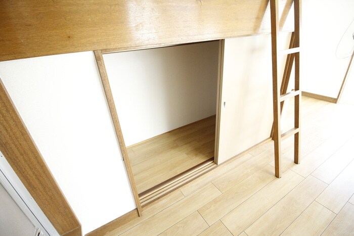 物件内観写真12　(収納)