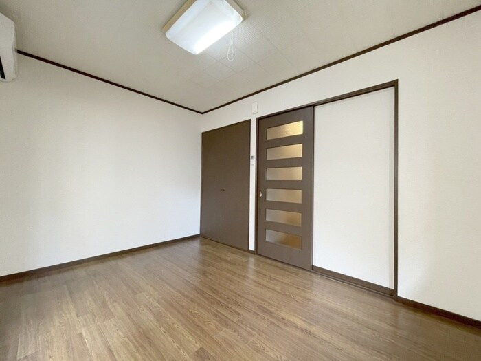 物件内観写真8　(居室)