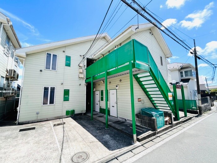 物件外観写真3　(エントランス部分)