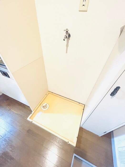 物件内観写真16　(洗濯機置場)