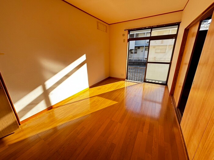 物件内観写真3　(居室)