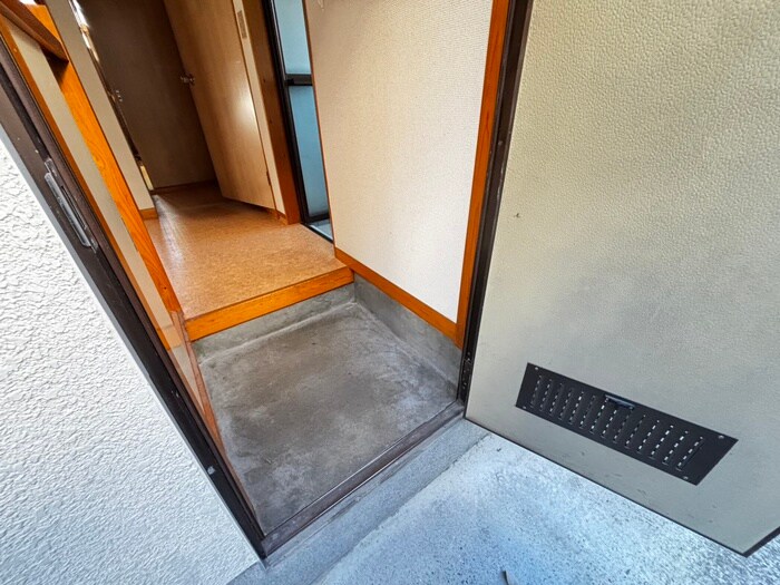 物件内観写真11　(玄関)