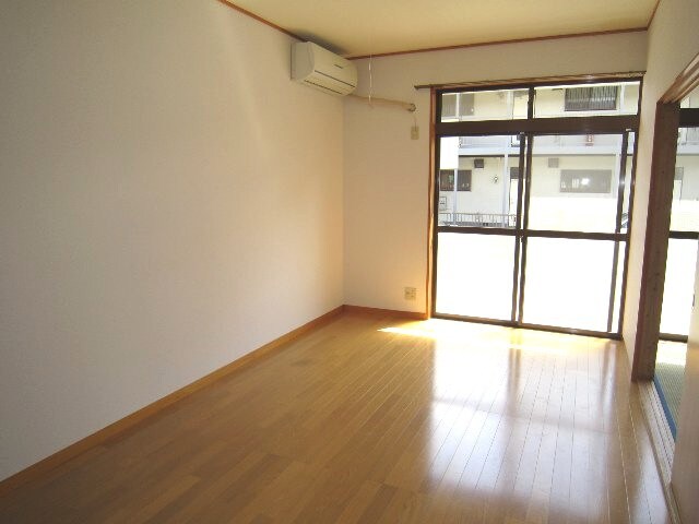 物件内観写真15　(居室)