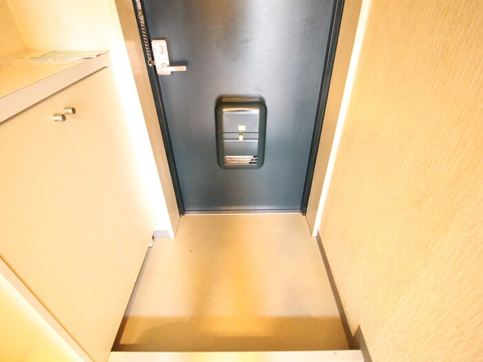物件内観写真8　(玄関)