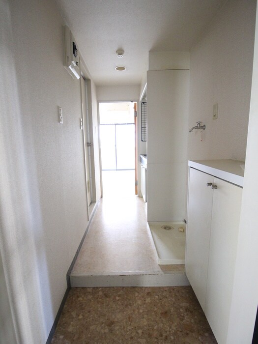 物件内観写真14　(玄関)