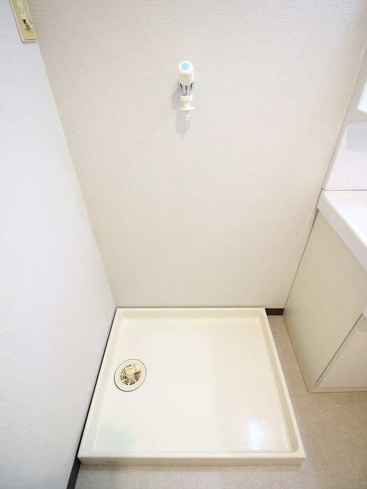 物件内観写真14　(洗濯機置場)