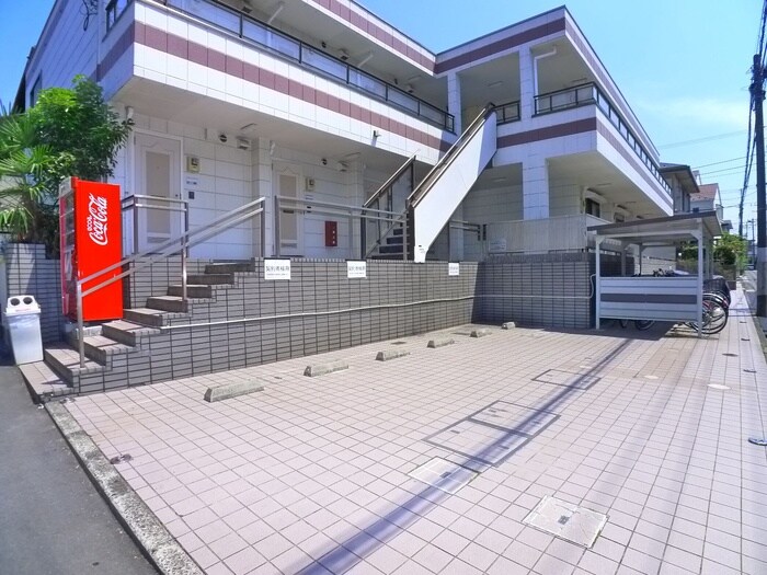 物件外観写真5　(駐車場)