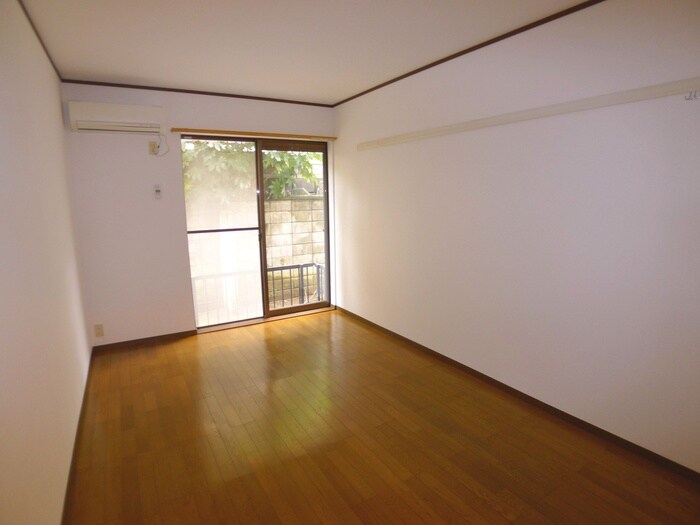 物件内観写真9　(居室)