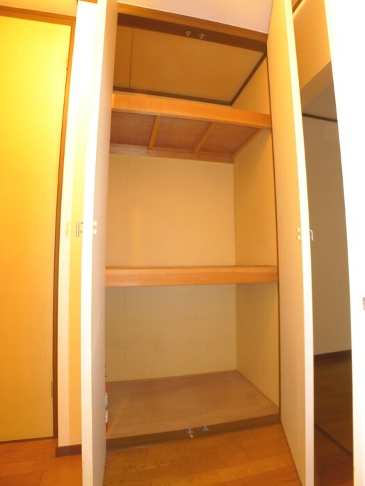 物件内観写真12　(収納)