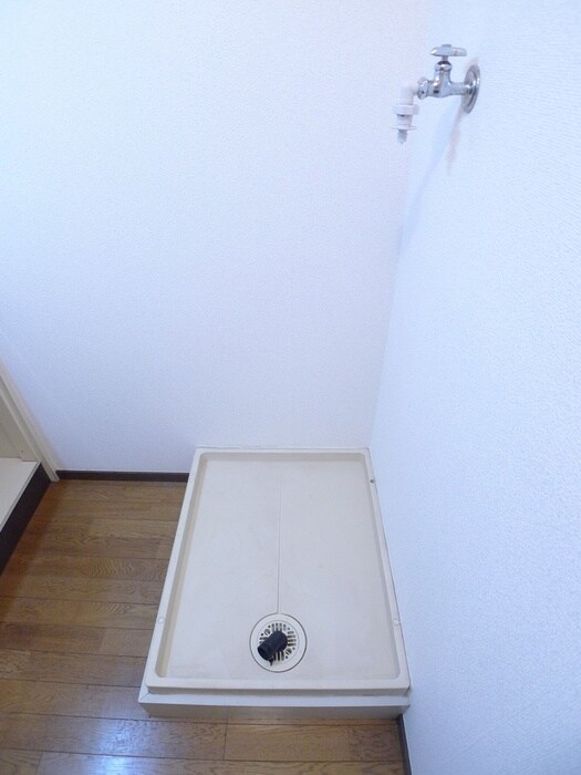 物件内観写真15　(洗濯機置場)