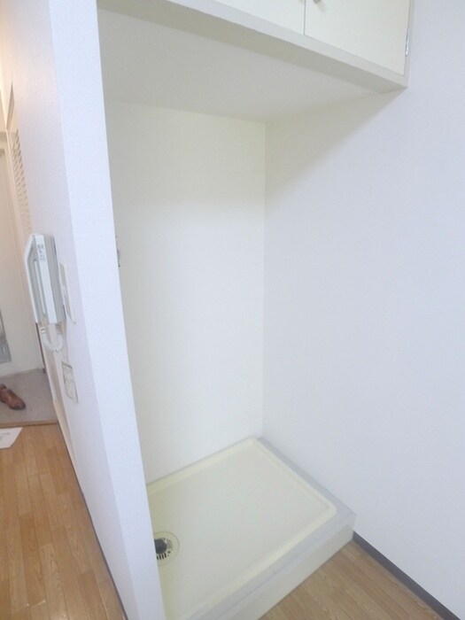 物件内観写真9　(洗濯機置場)