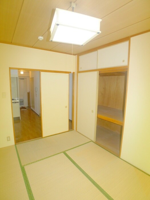 物件内観写真11　(居室)