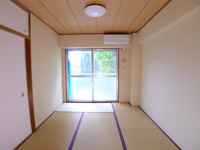 物件内観写真11　(室内からの展望)