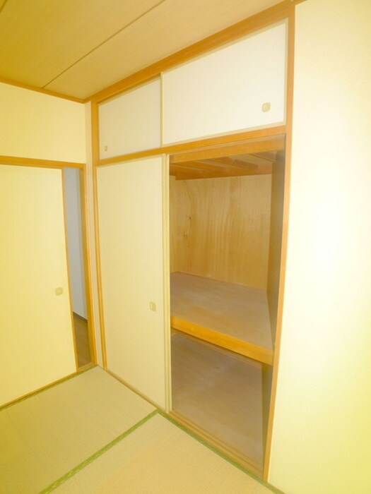 物件内観写真12　(収納)