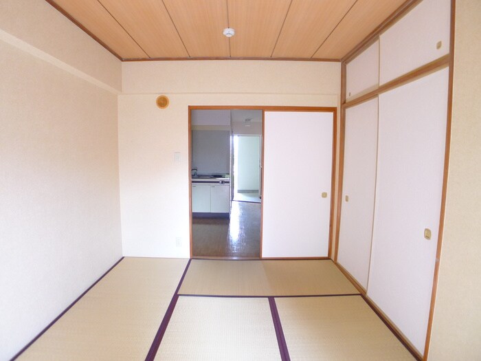 物件内観写真13　(居室)