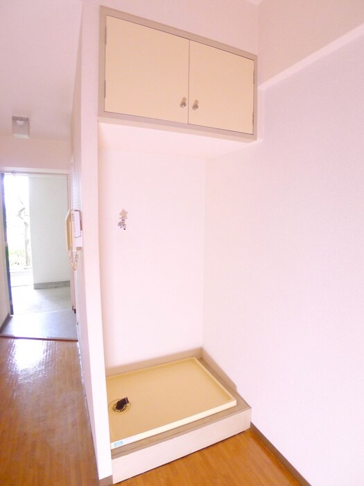 物件内観写真15　(洗濯機置場)