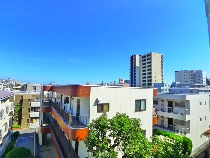 物件内観写真18　(室内からの展望)