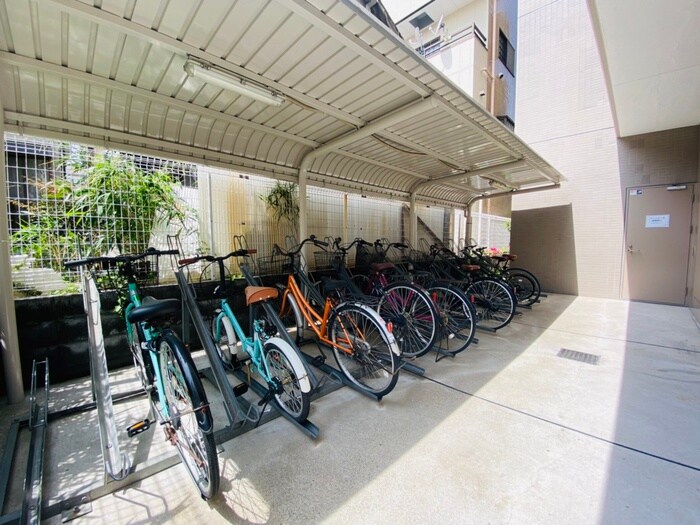 物件外観写真5　(駐輪場)